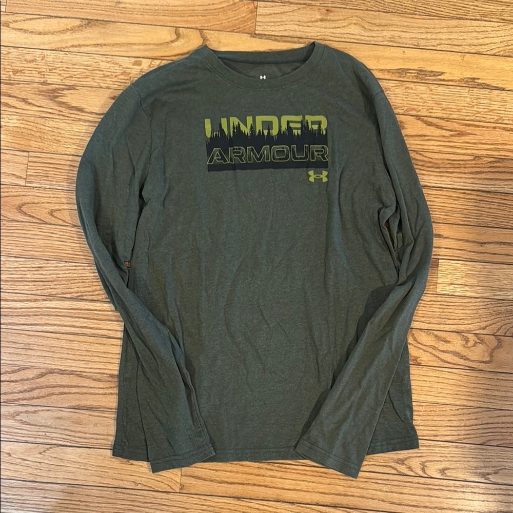 Under Armour Green Long Sleeve Tee for Casual Comfort